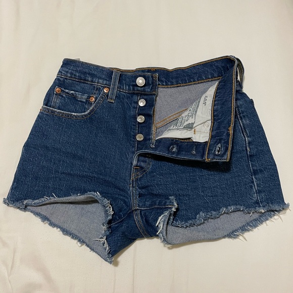 Levi’s Premium 501 High Rise Women’s Short - Picture 5 of 6